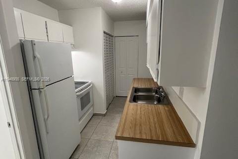 Кондоминиум с 2 спальнями в Хайалиа, Флорида № 2004715