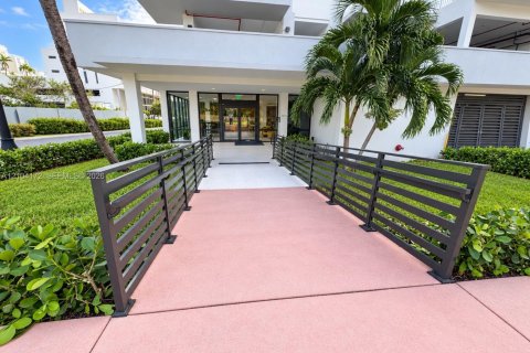 Copropriété à vendre à Miami Beach, Floride: 1 chambre, 83.61 m2 № 2412479 - photo 4