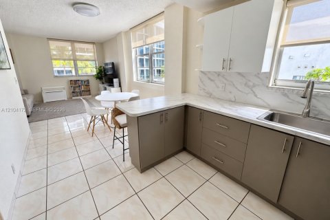 Copropriété à vendre à Miami Beach, Floride: 1 chambre, 83.61 m2 № 2412479 - photo 12
