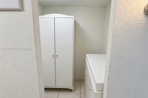 Copropriété à vendre à Miami Beach, Floride: 1 chambre, 83.61 m2 № 2412479 - photo 19