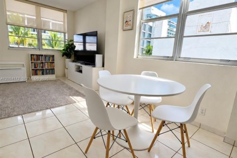 Copropriété à vendre à Miami Beach, Floride: 1 chambre, 83.61 m2 № 2412479 - photo 15
