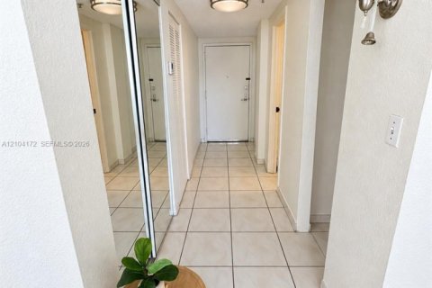 Copropriété à vendre à Miami Beach, Floride: 1 chambre, 83.61 m2 № 2412479 - photo 10