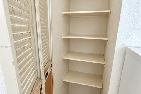 Copropriété à vendre à Miami Beach, Floride: 1 chambre, 83.61 m2 № 2412479 - photo 21