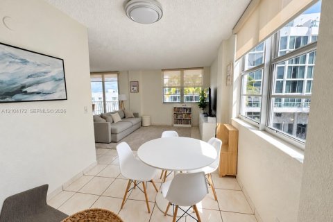 Copropriété à vendre à Miami Beach, Floride: 1 chambre, 83.61 m2 № 2412479 - photo 13