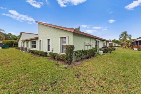 Condo in St. Lucie, Florida, 2 bedrooms  № 2083980 - photo 24