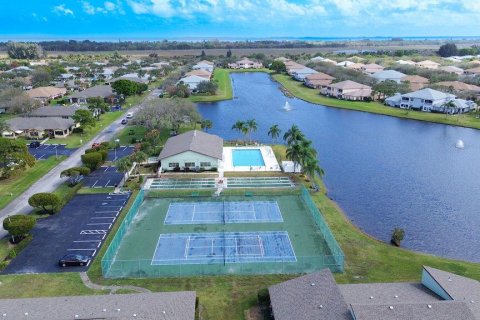 Condo in St. Lucie, Florida, 2 bedrooms  № 2083980 - photo 28