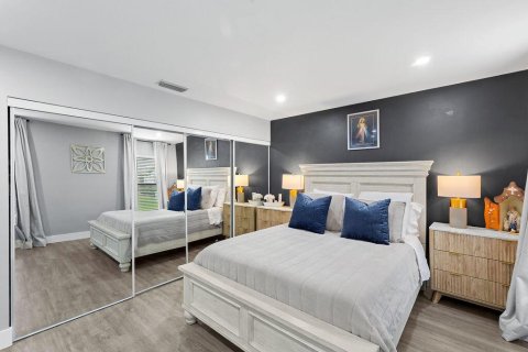 Condo in St. Lucie, Florida, 2 bedrooms  № 2083980 - photo 12