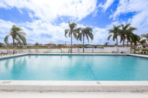 Condo in St. Lucie, Florida, 2 bedrooms  № 2083980 - photo 30