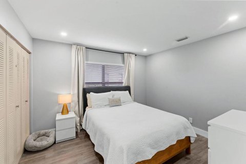 Condo in St. Lucie, Florida, 2 bedrooms  № 2083980 - photo 17