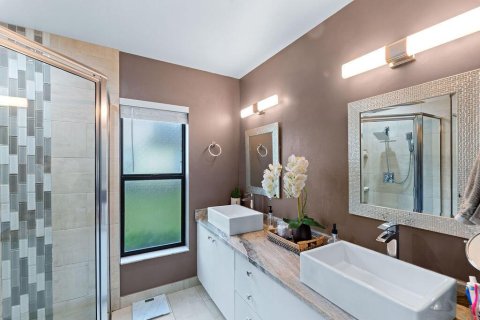 Condo in St. Lucie, Florida, 2 bedrooms  № 2083980 - photo 14