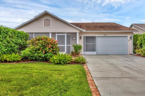House in Bradenton, Florida 3 bedrooms, 132.39 sq.m. № 1911331 - photo 1