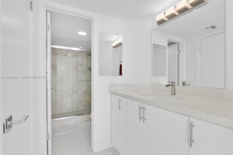 Condo in Riviera Beach, Florida, 3 bedrooms  № 1996062 - photo 27