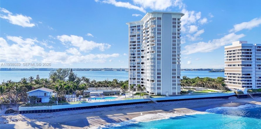 Condo in Riviera Beach, Florida, 3 bedrooms  № 1996062