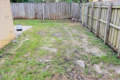 Снять в аренду виллу или дом в Хомстед, Флорида 3 спальни, 124.86м2, № 1983903 - фото 22