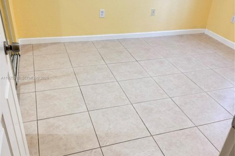 Снять в аренду виллу или дом в Хомстед, Флорида 3 спальни, 124.86м2, № 1983903 - фото 13