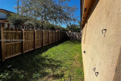 Снять в аренду виллу или дом в Хомстед, Флорида 3 спальни, 124.86м2, № 1983903 - фото 24