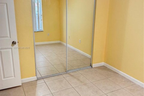 Снять в аренду виллу или дом в Хомстед, Флорида 3 спальни, 124.86м2, № 1983903 - фото 10