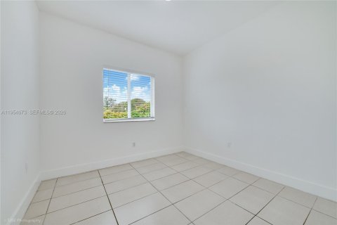 Immobilier commercial à vendre à Miami, Floride № 2251704 - photo 14