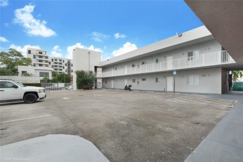 Immobilier commercial à vendre à Miami, Floride № 2251704 - photo 10