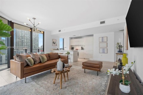 Снять в аренду кондоминиум в Майами, Флорида 2 спальни, 104.14м2, № 1992323 - фото 2