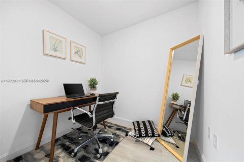 Снять в аренду кондоминиум в Майами, Флорида 2 спальни, 104.14м2, № 1992323 - фото 10