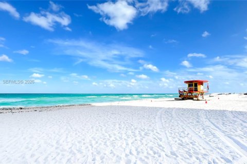 Copropriété à vendre à Miami Beach, Floride: 2 chambres, 133.78 m2 № 2417723 - photo 30