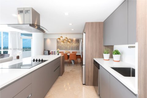 Copropriété à vendre à Miami Beach, Floride: 2 chambres, 133.78 m2 № 2417723 - photo 9