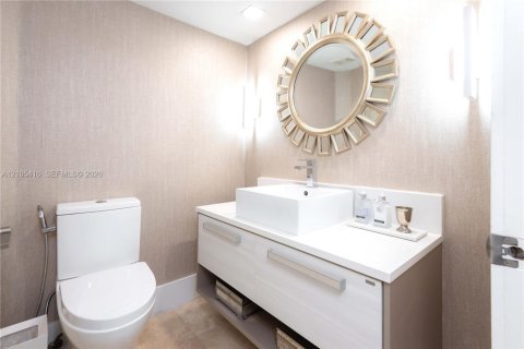 Copropriété à vendre à Miami Beach, Floride: 2 chambres, 133.78 m2 № 2417723 - photo 23