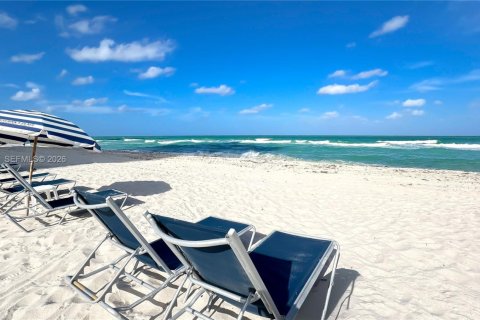Copropriété à vendre à Miami Beach, Floride: 2 chambres, 133.78 m2 № 2417723 - photo 29