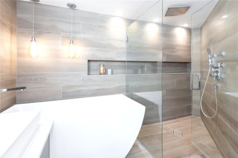 Copropriété à vendre à Miami Beach, Floride: 2 chambres, 133.78 m2 № 2417723 - photo 16