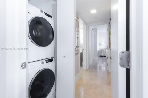 Copropriété à vendre à Miami Beach, Floride: 2 chambres, 133.78 m2 № 2417723 - photo 12