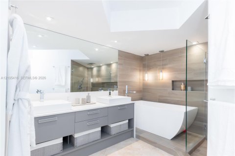 Copropriété à vendre à Miami Beach, Floride: 2 chambres, 133.78 m2 № 2417723 - photo 15