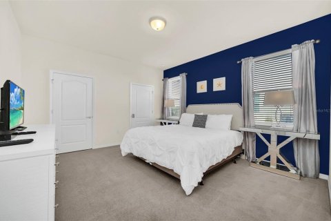 Casa en venta en Kissimmee, Florida, 8 dormitorios, 375.42 m2 № 2102960 - foto 8