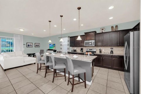 Casa en venta en Kissimmee, Florida, 8 dormitorios, 375.42 m2 № 2102960 - foto 5