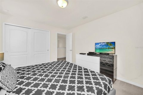 Casa en venta en Kissimmee, Florida, 8 dormitorios, 375.42 m2 № 2102960 - foto 17