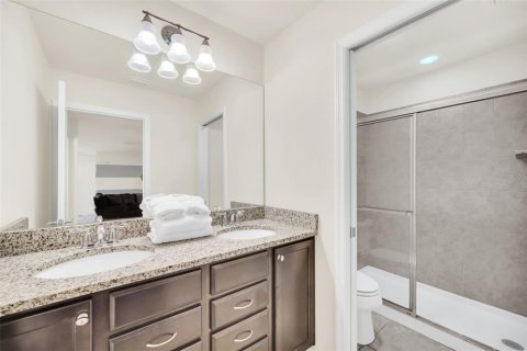 Casa en venta en Kissimmee, Florida, 8 dormitorios, 375.42 m2 № 2102960 - foto 26