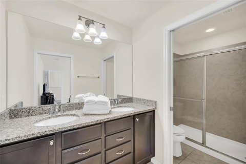 Casa en venta en Kissimmee, Florida, 8 dormitorios, 375.42 m2 № 2102960 - foto 18