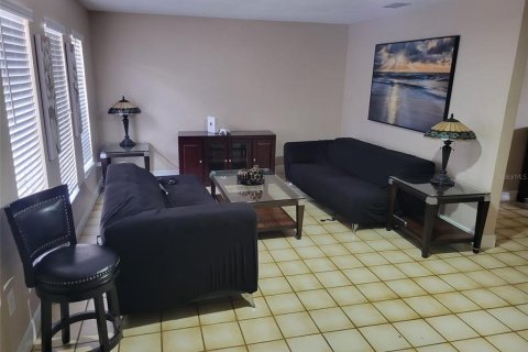 Apartment in Port Richey, Florida 3 bedrooms, 134.34 sq.m. № 2214319 - photo 6