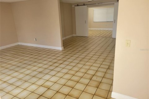 Apartment in Port Richey, Florida 3 bedrooms, 134.34 sq.m. № 2214319 - photo 5