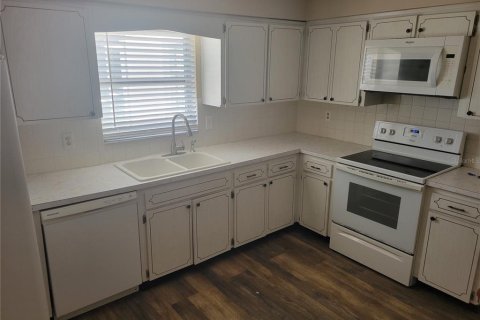Apartment in Port Richey, Florida 3 bedrooms, 134.34 sq.m. № 2214319 - photo 3