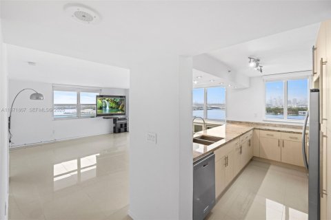 Condominio en alquiler en Miami Beach, Florida, 2 dormitorios, 106.56 m2 № 2033957 - foto 17