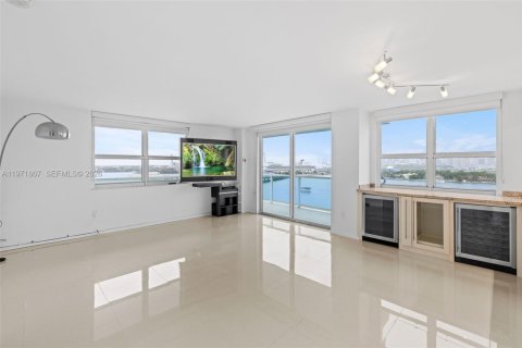 Condominio en alquiler en Miami Beach, Florida, 2 dormitorios, 106.56 m2 № 2033957 - foto 5