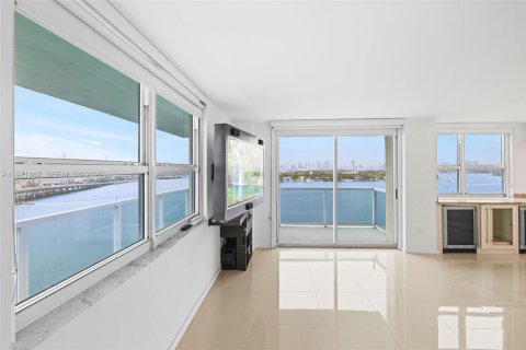 Condominio en alquiler en Miami Beach, Florida, 2 dormitorios, 106.56 m2 № 2033957 - foto 6