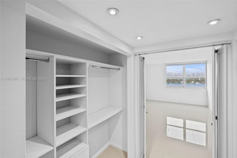 Condominio en alquiler en Miami Beach, Florida, 2 dormitorios, 106.56 m2 № 2033957 - foto 26