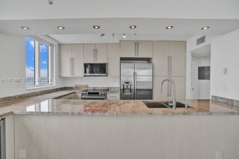Condominio en alquiler en Miami Beach, Florida, 2 dormitorios, 106.56 m2 № 2033957 - foto 14
