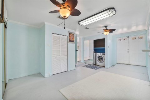 House in Saint Petersburg, Florida 4 bedrooms, 173.26 sq.m. № 1805866 - photo 27