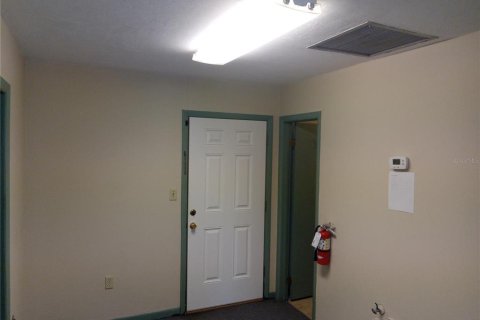 Propiedad comercial en alquiler en Gainesville, Florida, 542.55 m2 № 1564352 - foto 2