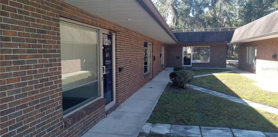 Propiedad comercial en Gainesville, Florida 542.55 m2 № 1564352