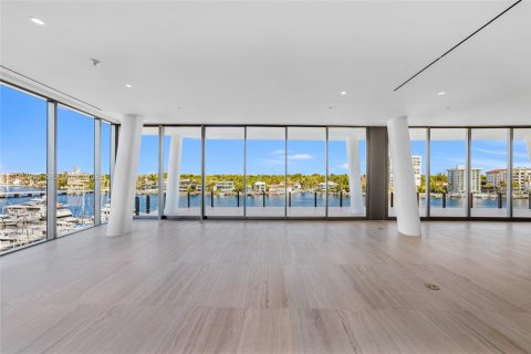 Condo in Miami, Florida, 4 bedrooms  № 2168020
