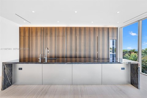 Condo in Miami, Florida, 4 bedrooms  № 2168020 - photo 22